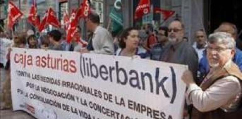 Exejecutivos de Caja Asturias contratados como consejeros en Liberbank cobran el paro