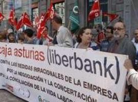 Exejecutivos de Caja Asturias contratados como consejeros en Liberbank cobran el paro