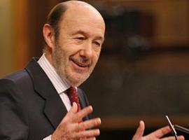 Rubalcaba exige recuperar el dinero \"que pusimos los españoles para salvar a los bancos” 