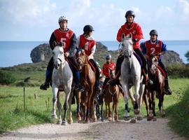 El sábado, Raid Hípico en Porrúa