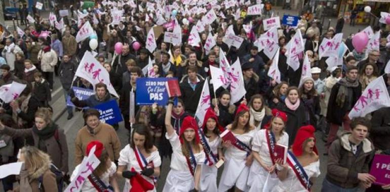 Franceses de dereches manifiéstense escontra les polítiques d’Hollande