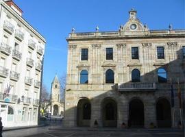 Corte de tráfico en la calle Melquiades Álvarez de Gijón