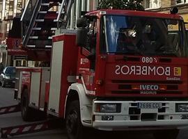 El fuerte viento en Oviedo obliga a cerrar los parques y motiva decenas de intervenciones