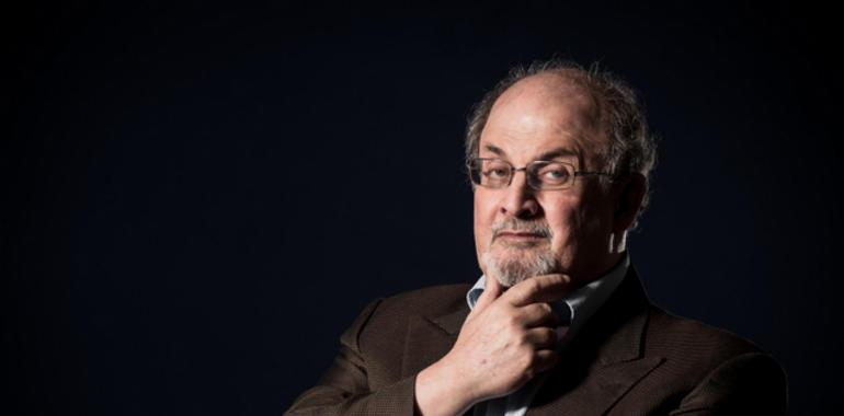 Cúmplense 25 años de la fatua a Salman Rushdie