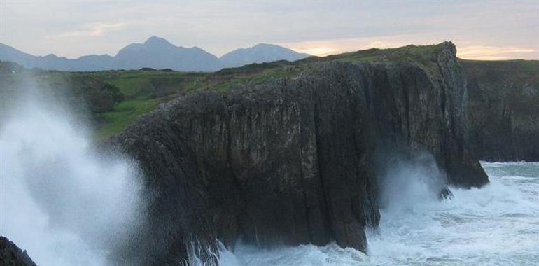 Asturias, en alerta por oleaje costero