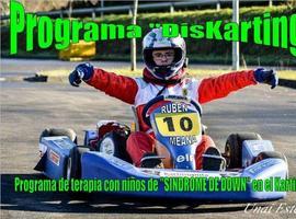 Karting para niños con síndrome de Down en el Salón del Automóvil de Competiciòn de Avilés