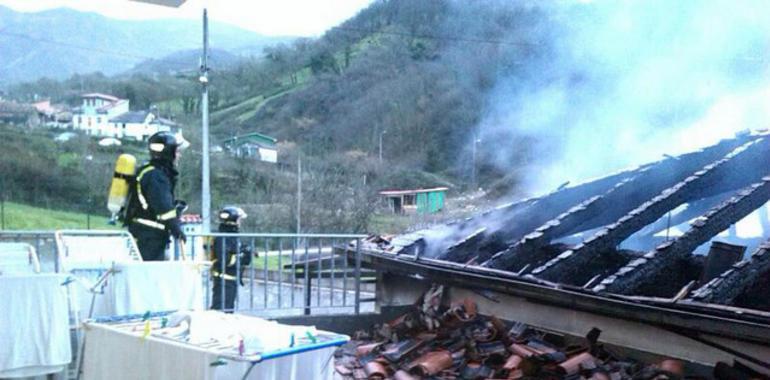 Sofocado un incendio en un hotel de El Palacio, en Lena