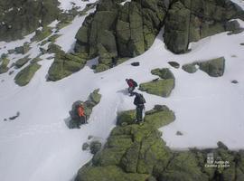 Tres montañeros muertos a causa de una caída en el Cuerno del Almanzor