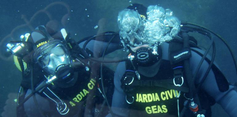 Buzos especialistas de la Guardia Civil intentarán hoy la entrada en el Santa Ana 