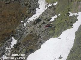 Protección Civil evacua a un escalador herido en la Aguja Negra (Ávila)