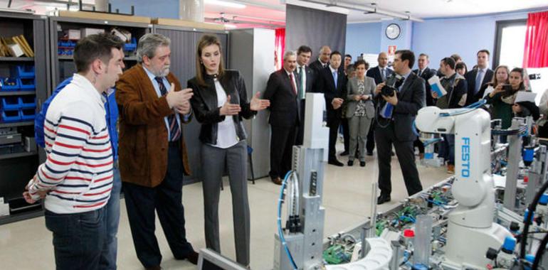 Doña Letizia visita el Centro Integrado de FP de Mantenimiento y Servicios de Langreo