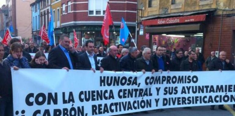 Manifestación en María Luisa: 30.000 razones para no cerrar HUNOSA