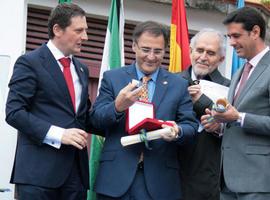 Francisco José Alonso Rodríguez recibió en Tuña el IX Premio a las Libertades \"Rafael del Riego\"