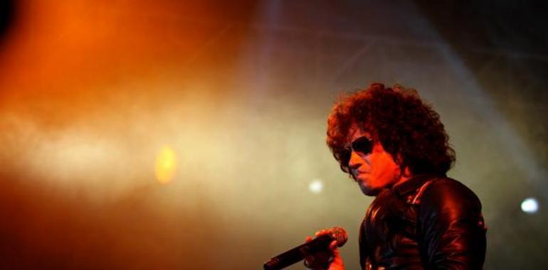 Bunbury estremece Quito con un soberbio espectáculo para Palosanto