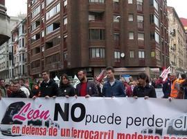 “Los leoneses se movilizan admirablemente porque sienten la necesidad del AVE Madrid-Asturias”