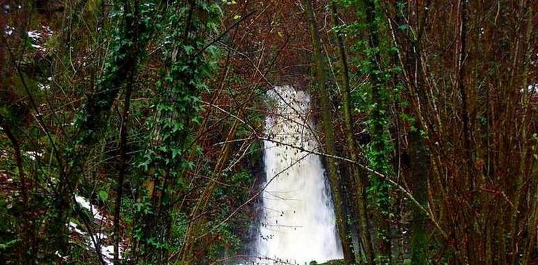 A la cascada del río Nonaya con Asturies ConBici