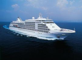 La llegada mañana del crucero Silver Whisper abre la temporada en el puerto de Gijón