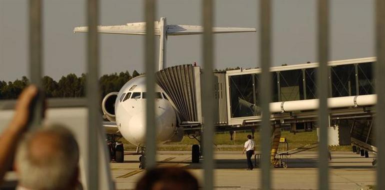 El aeropuerto asturiano aumentó sus tráficos un 376% en abril