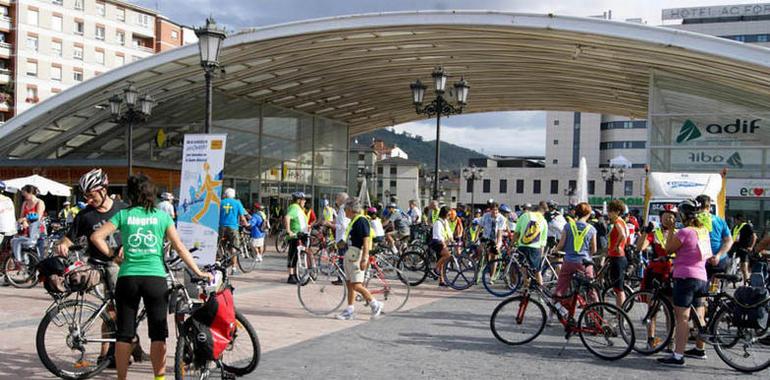 Nueva edición de los paseos por Oviedo con Asturies Conbici