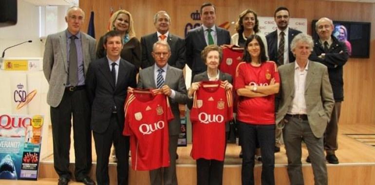 Margarita Salas juega con la Roja de los científicos