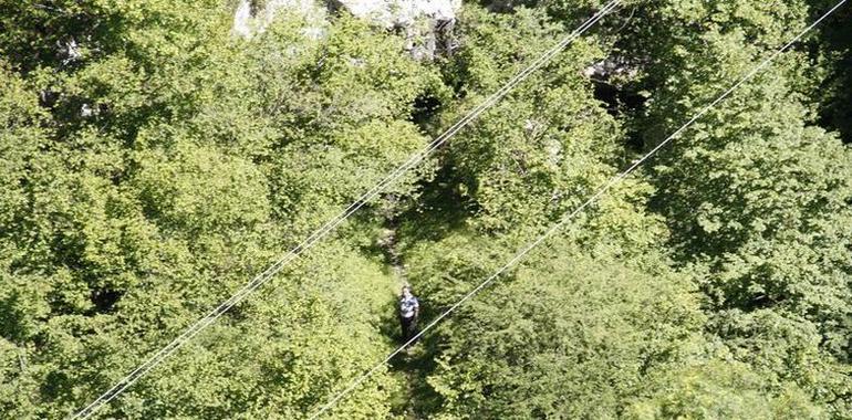 Rescatada una senderista herida en una pierna entre Sobrefoz y Beleño