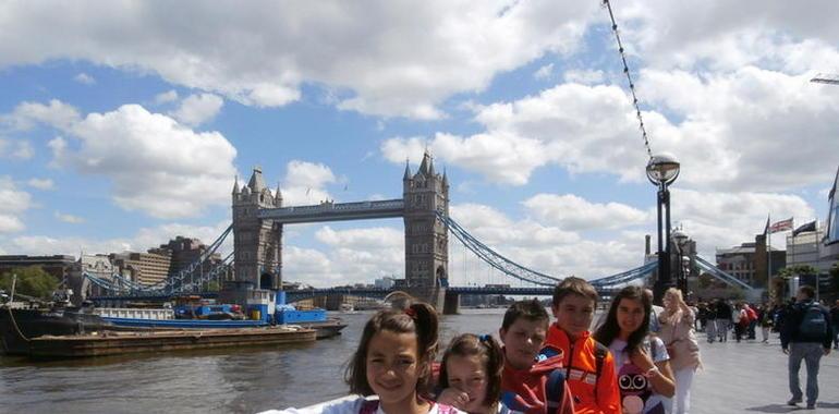 Alumnos de Primaria del Colegio allandés de Berducedo,  gentelmen en Londres