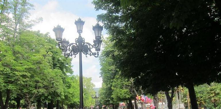 Multitudinaria romería en el Campo de San Francisco por La Balesquida