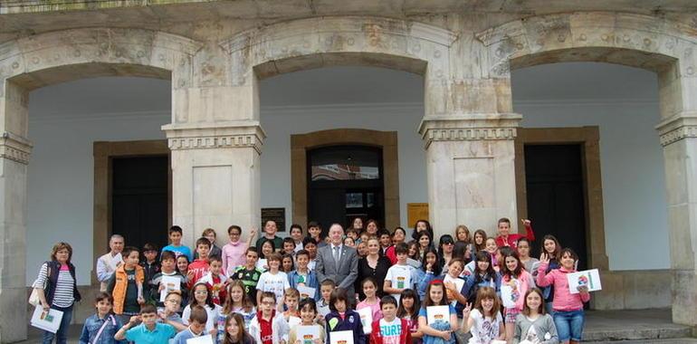 Visita de alumnos del colegio Celestino Montoto al Ayuntamiento de Siero