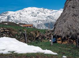 La Braña de la Pornacal, enseña de Asturias para  Mejor Rincón 2014 de la Guía Repsol