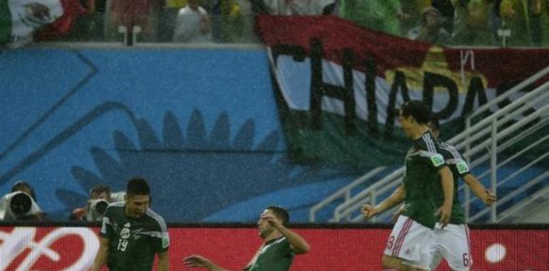 México vence 1-0 a Camerún y secunda a Brasil en el liderato del Grupo A 