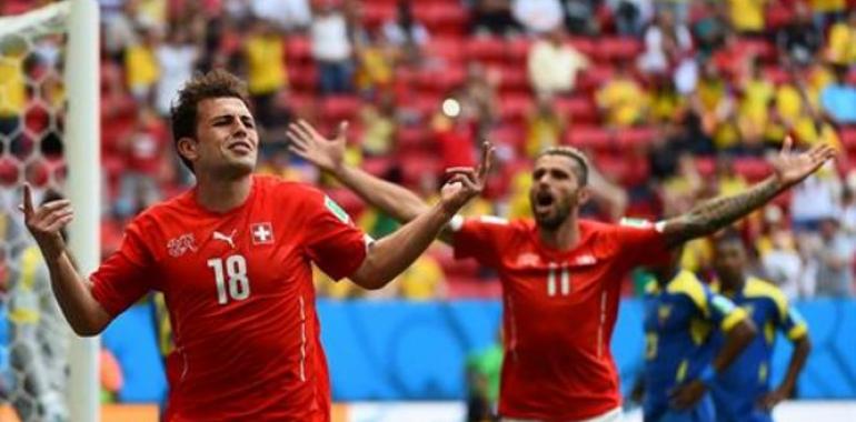 Mundial: Suiza suma los tres puntos ante Ecuador con un gol in extremis