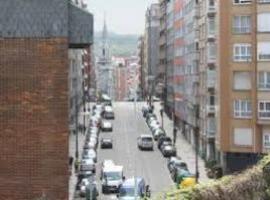 La policía investiga la mortal caída de una mujer desde la ventana mientras tendía la ropa