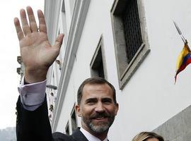 Felipe VI, Jefe del Estado, inicia su reinado