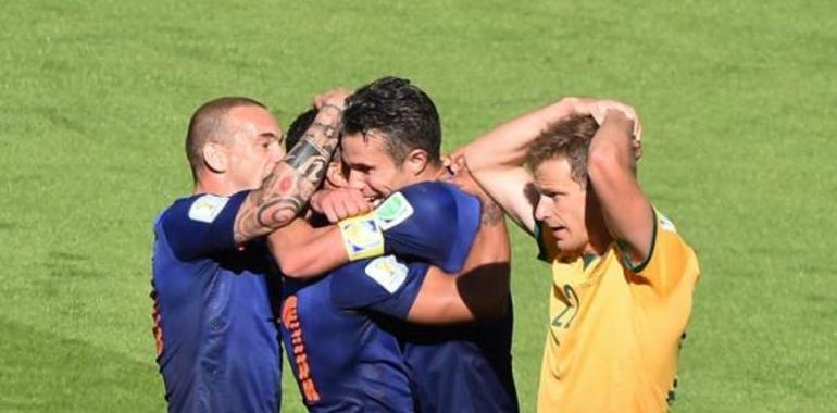 #Holanda gana 3-2 a #Australia y se encamina a octavos del #Mundial  