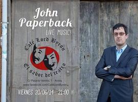 John Paperback en el Café Lord Byron