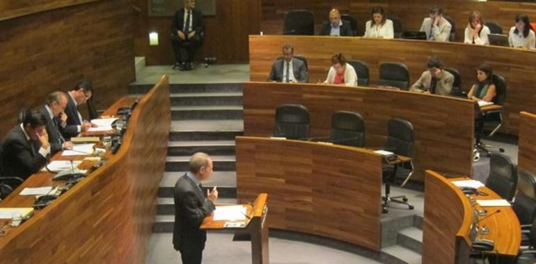 Piden al Gobiernu central un "puxu decidíu" al corredor ferroviariu Madrid-Xixón