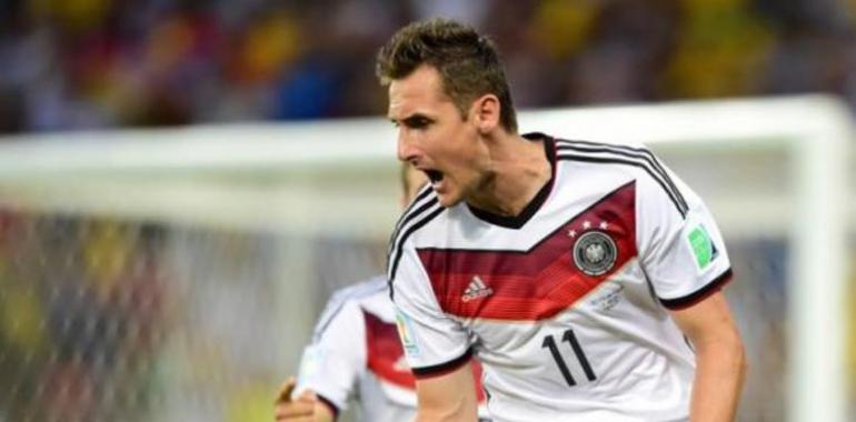 Alemania empata 2-2 con Ghana y Klose entra en la historia