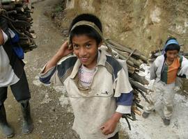 Bolivia cuida reconocer el trabayu infantil dende los 12 años