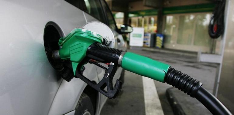 Los carburantes en España se encarecen un 40% en cinco años