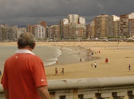 Los trenes playeros comienzan el trasvase Castilla-Gijón