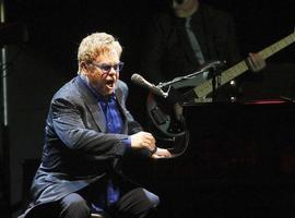 ELTON JOHN inaugura Cap Roig con un homenaje a los 70  