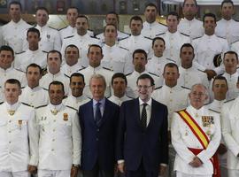 Los nuevos oficiales de la Escuela Naval de Marín recibieron sus despachos