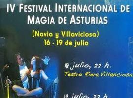 Una ola de magia inunda el puerto de Navia