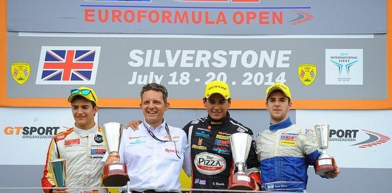 Sandy Stuvik reigns at Silverstone with double win 