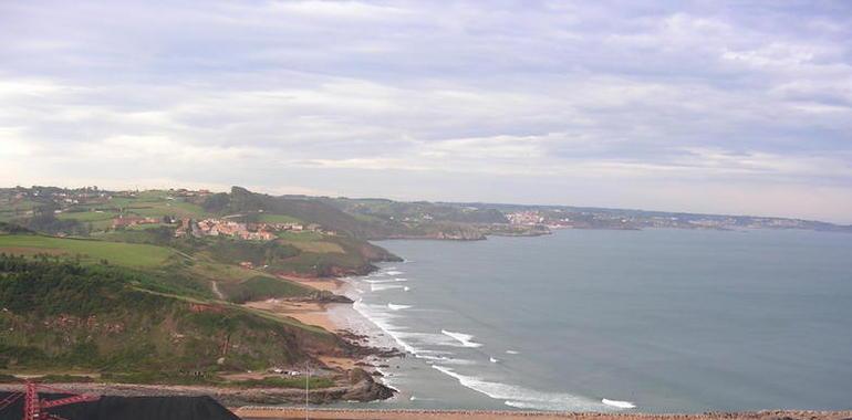 La consejería de Medio Ambiente descarta vertidos industriales en las playas de Salinas y San Juan