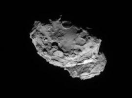 Rosetta completa con éxito su entrada en órbita en torno al cometa 67P