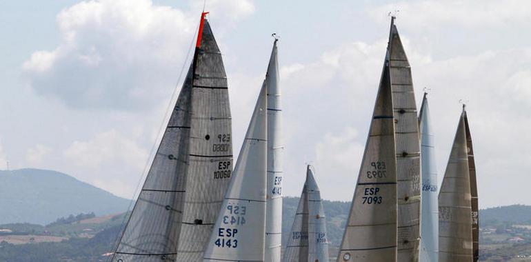 El #Totalmar de Alberto Fernández primero en llegar a Santander rumbo a Gijón