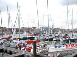 La Gaitero, fondeada en Gijón tras una lenta travesía que lideró Beelzebuth 4