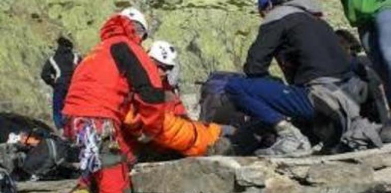 Montañera gijonesa rescatada en el Pirineo oscense tras romperse un tobillo