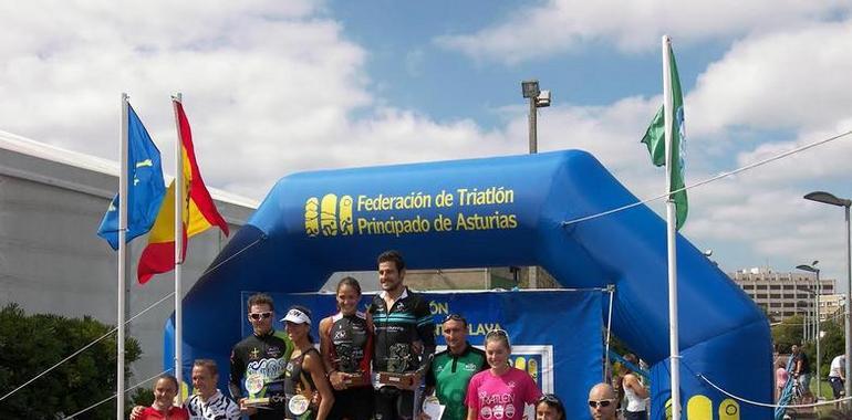 Daniel Rodríguez y Sara Pérez Sala, vencedores del XXII Triatlón del Club Natación Santa Olaya